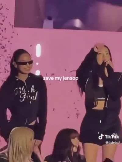 Blocks think Jennie and jisoo are fighting… I wouldn’t be surprised if they hate each other, but those videos are low-key ridiculous lol.