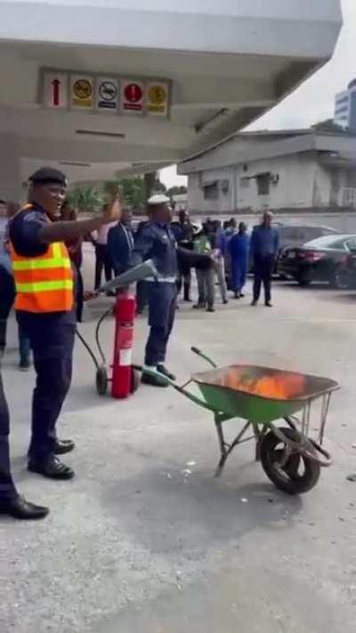 Nigerian Fire extinguisher that doesn't put out fire