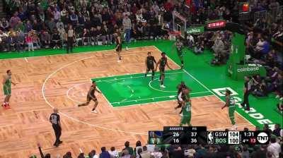 [Highlight] Al Horford hits the clutch shot off the Jayson Tatum pass