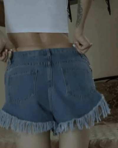 Can I seduce you with my smile?😇