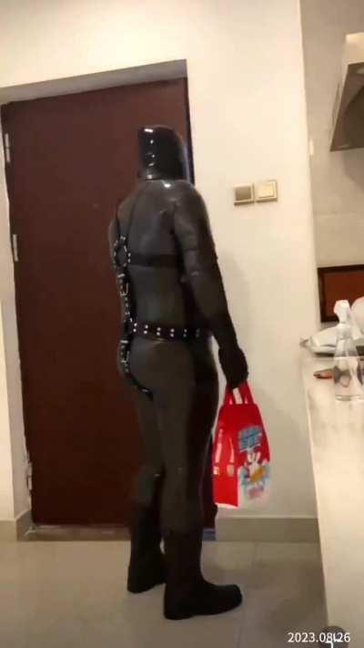 being a delivery driver in china be like: