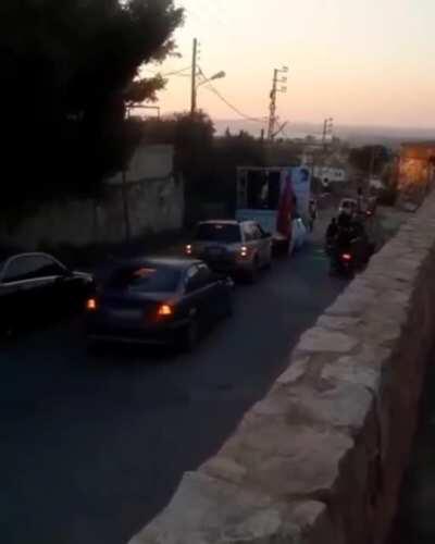 Emigrant officer: why are you leaving lebanon Me: show them this video