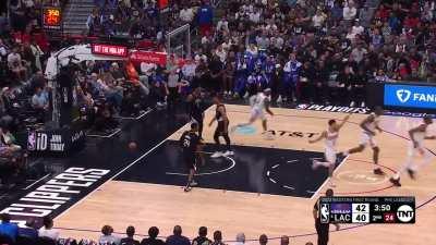 [Highlight] Okogie runs the entire floor and throws it down!