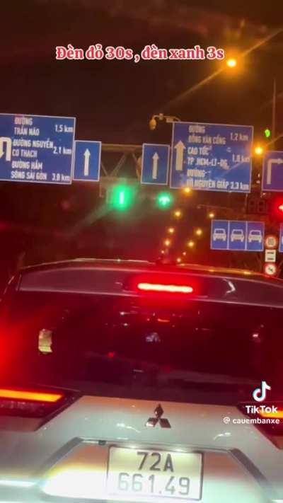 Đèn đỏ 30s, đèn xanh 3s