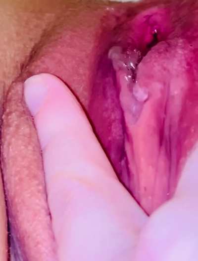 I when it leaks onto my clit 