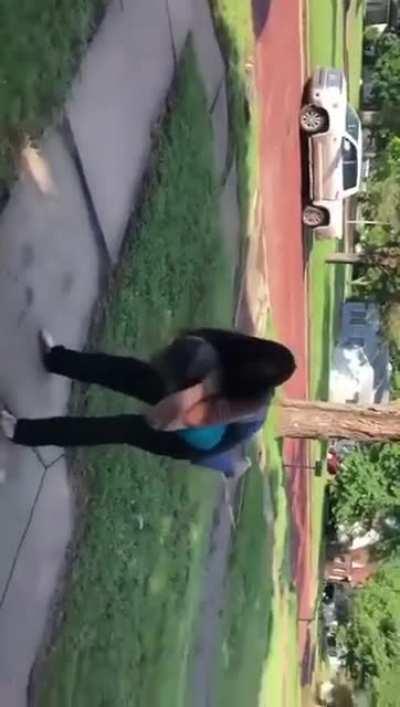 Girl Chokes Out A Guy