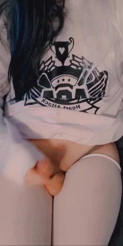 Wanna stroke my girlcock? 🤍