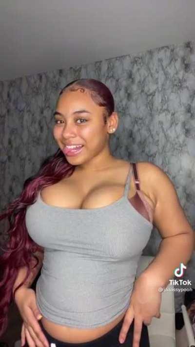 She so Fuckin fine😩😍