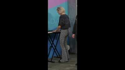 JIGGLING #2 (PART 7) -THE OTHER PARTS IN FIRST COMMENT