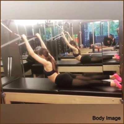 Deepika Padukone doing pilates, Don't miss that ass tho🍑🤤 r/deepikapadukonefap crossed 6k members today,Thank you and enjoy the content.
