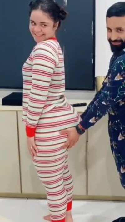 Ima be honest her mom look way better in the face 💀