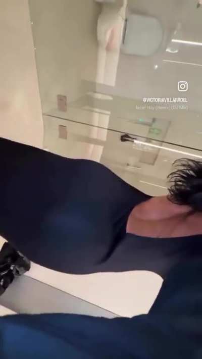 Bathroom KHY Dress Fitcheck - IG FEB 2024