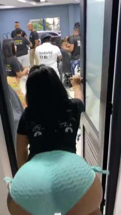 Where is this barbershop?💈 I would get my haircut twice a day!😂