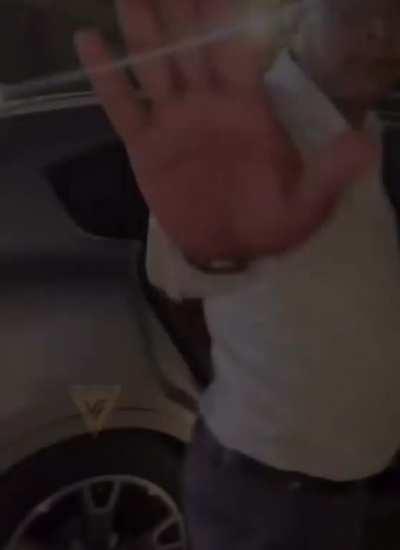 Bhumi kisisng man on sod kiara reception while guards try to cover