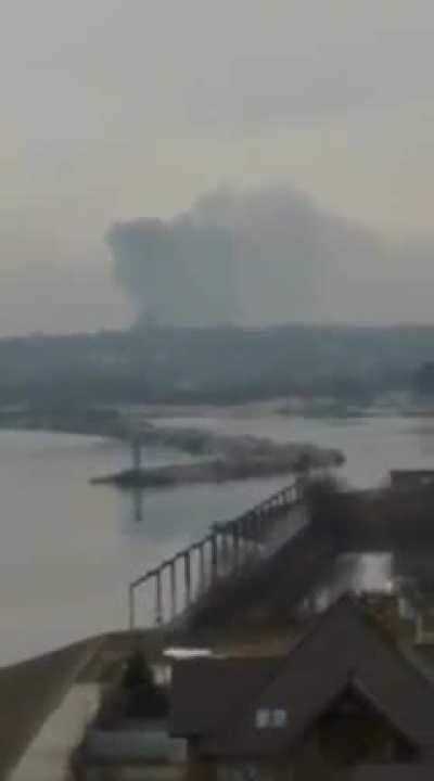 BREAKING VIDEO....Video from Kyiv reportedly Airstrikes