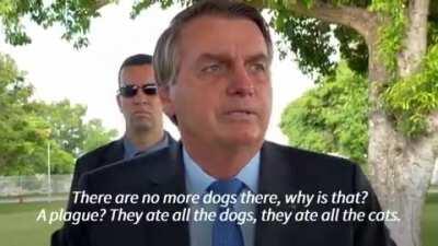 Bolsonaro ridiculariza a doação de oxigênio feita pela Venezuela e insinua que o povo venezuelano passa fome e se alimenta de carne de cachorro e gato.