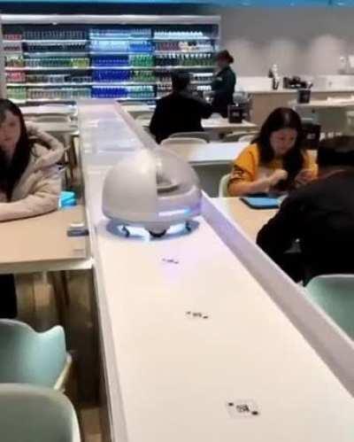 Нет это не киберпанк, просто обычный ресторан из Японии