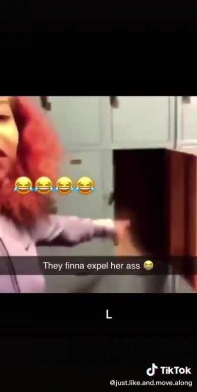 6ix9ine tries to get inside a locker
