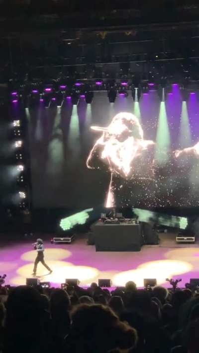 Can’t sleep on Freddie coming out as Jules Winnfield from Pulp Fiction to start the show with 1985 & Alchemist dressed as Vincent Vega