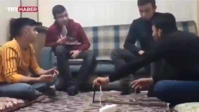 Sen DÖNEKSİN. HAYIR SENSİN DÖNEK