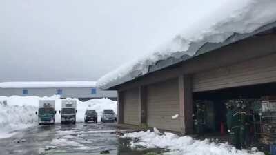 Abrupt chaos after a heavy snowfall in Yuzawa, Japan