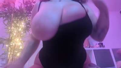 What you see when you bring the goth girl home 