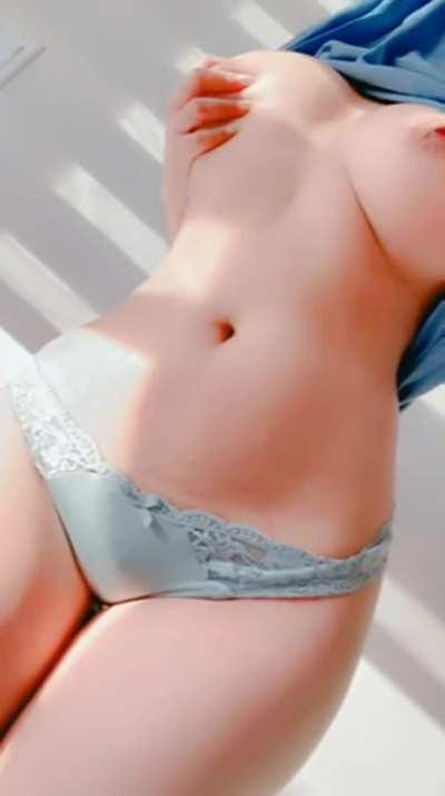 4’10 Japanese, am I gf or fuck buddy material?