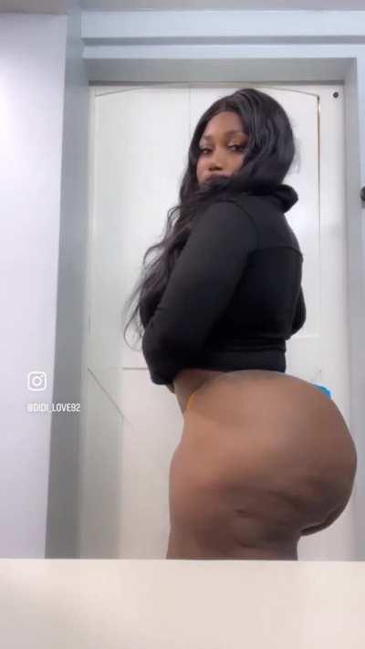 Big booty Nyash aunty