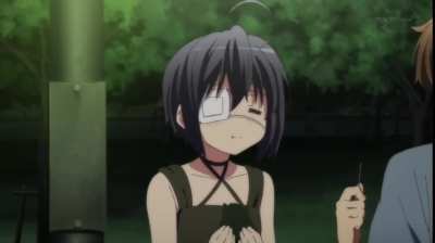 Rikka e Yuuta comendo