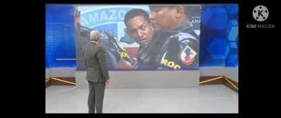 Eu n sei se eu sinto pena ou começo a rir kkkkk