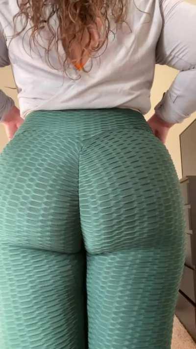 Watch me peel these leggings off my fat ass 