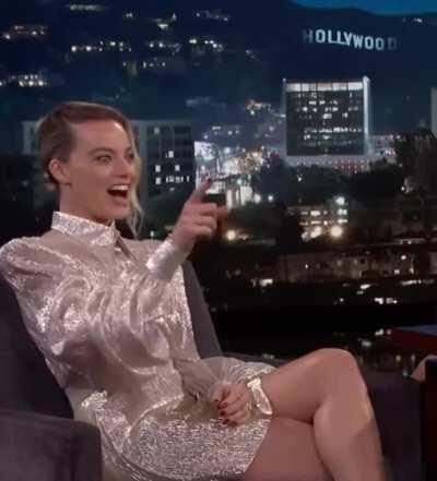 Margot looks for Aussies in Jimmy Kimmel's studio audience