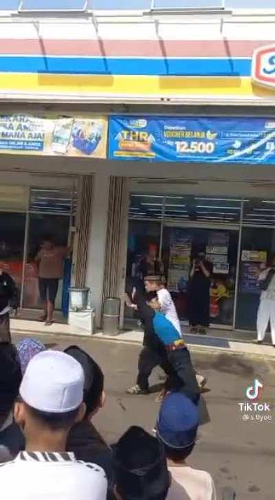 Who needs w*stoid's guns & nuclear when you have mastered anime power? 😎🤸