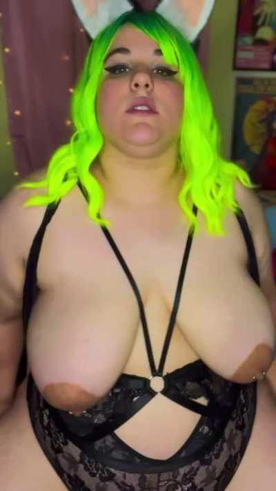 Free to follow 💜 Your soft and squishy plushie girl 💜 I do custom audio, photos and videos 💜 Frequent uploads 💜