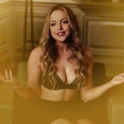 liz gillies [Catwoman: Hunted]