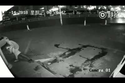 Camera footage of xqc and dundee robbing houses