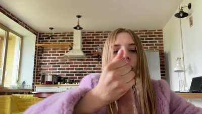 Like sloppy Blowjob ?)