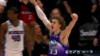 [Highlight Markkanen almost drains a postential game tying shot with 0.4 on the clock