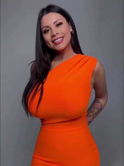 stunning dress that hugs the chest