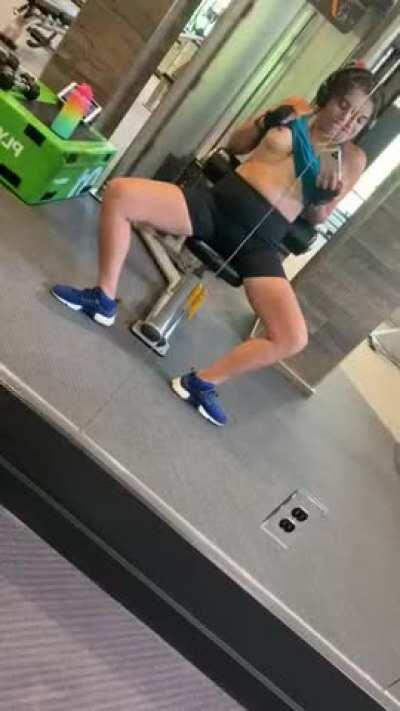 [F] Morning sweat sesh 💦