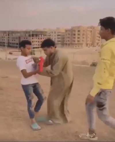 هزود ده على ملف الهجرة