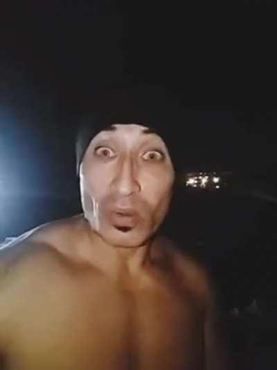 ASSIM COMO UM GARGULA