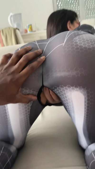 Spider Woman Likes To Suck Black Cocks