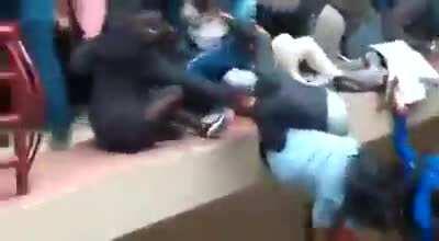 UNIVERSITY STUDENTS IN BOLIVIA FALL OUT OF THE 4 FLOOR