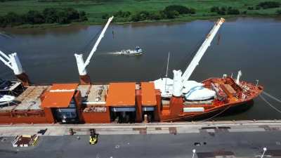 Boats shipping boats