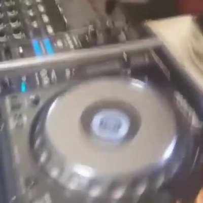 need this guile theme back 