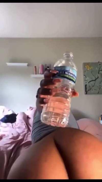 Wow!!!!! I know I said titties only but she look stacked in the front too. Who is she?