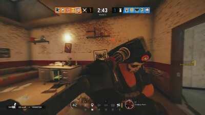 I feel so bad for caveira xD
