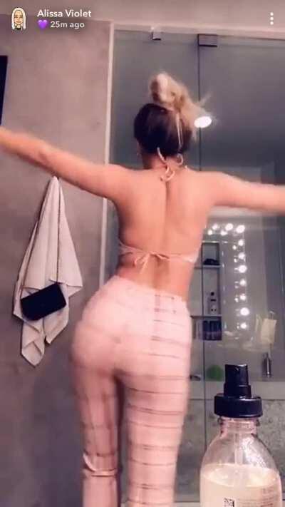 Alissa Violet is so underrated in this sub. I love her fat ass