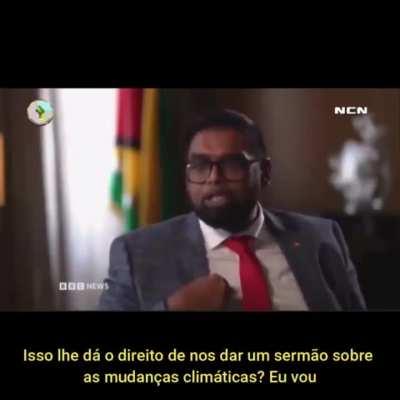 Presidente da Guiana responde a repórter da BBC, que tentava dar 